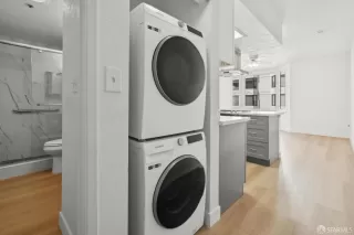 Photo #3: 425040042 Listing 