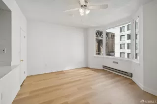 Photo #5: 425040042 Listing 