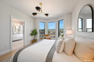 Photo #3: 425040104 Listing