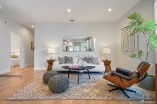 Photo #6: 425040104 Listing