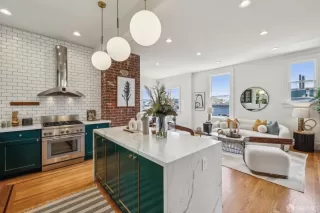 Photo #3: 425040476 Listing 