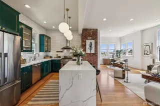 Photo #6: 425040476 Listing 