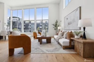 Photo #2: 425040689 Listing