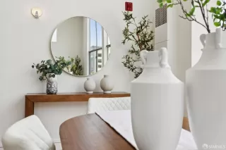 Photo #6: 425040689 Listing