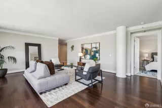 Photo #6: 425040768 Listing 