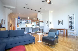 Photo #3: 425040976 Listing