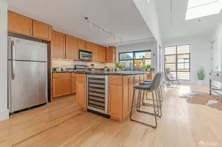 Photo #6: 425040986 Listing 
