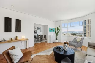 Photo #3: 425041178 Listing