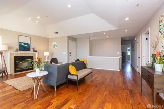 More Details about MLS # 425041264 : 460 POINTE PACIFIC DRIVE #4