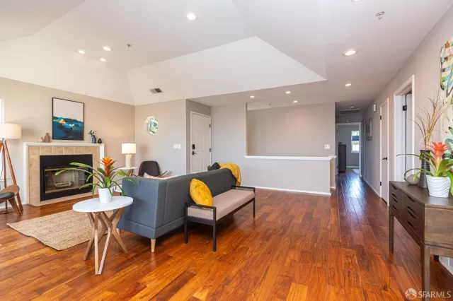 MLS: 425041264 Condo For Sale