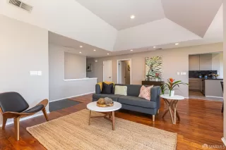 Photo #2: 425041264 Listing