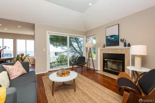 Photo #4: 425041264 Listing