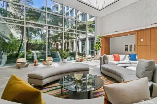 Photo #5: 425041327 Listing 