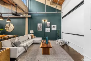 Photo #3: 425041530 Listing