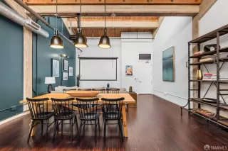 Photo #4: 425041530 Listing