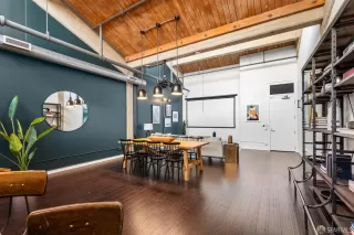 Photo #6: 425041530 Listing