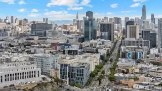 Photo #2: 425041750 Listing