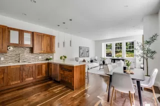 Photo #2: 425042045 Listing