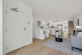 Photo #3: 425042208 Listing