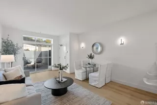 Photo #6: 425042208 Listing