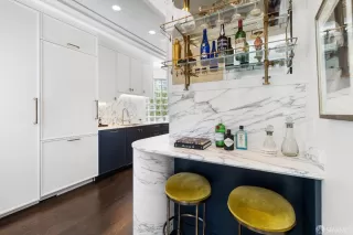 Photo #2: 425042414 Listing