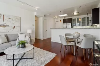 Photo #6: 425042606 Listing 