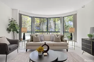 Photo #5: 425043029 Listing