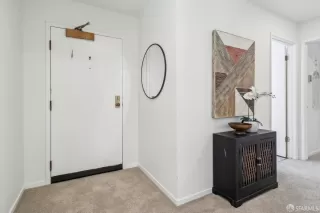 Photo #2: 425043041 Listing