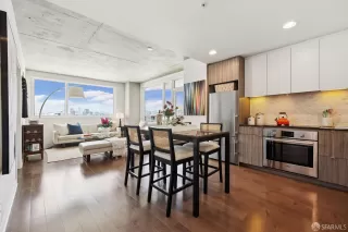 Photo #3: 425043167 Listing 