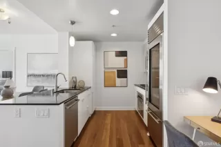 Photo #4: 425043309 Listing 