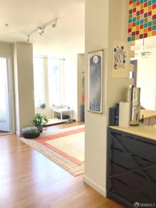 Photo #4: 425043392 Listing