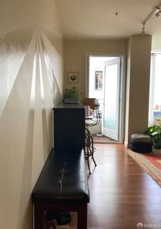 Photo #6: 425043392 Listing