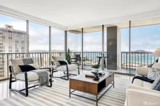 Photo #3: 425043425 Listing 