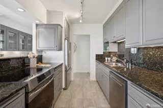 Photo #6: 425043425 Listing 