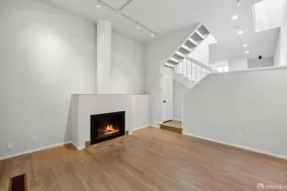 Photo #4: 425043659 Listing