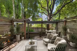 Photo #5: 425043659 Listing