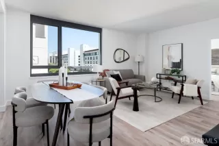 Photo #1: 425043959 Listing