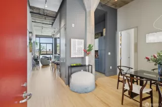 Photo #2: 425043988 Listing