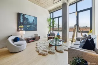 Photo #5: 425043988 Listing