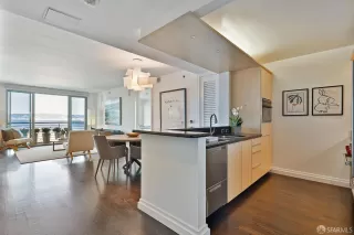 Photo #4: 425044042 Listing 