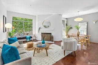 Photo #5: 425044256 Listing