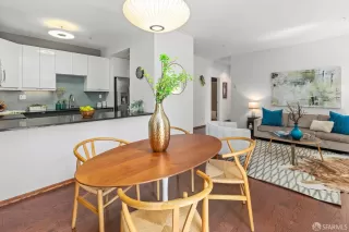 Photo #6: 425044256 Listing