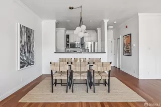 Photo #6: 425044295 Listing