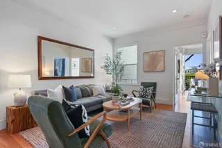 Photo #4: 425044458 Listing 