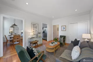 Photo #5: 425044458 Listing 