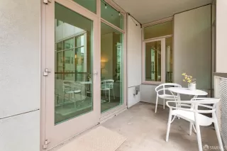 Photo #4: 425044548 Listing