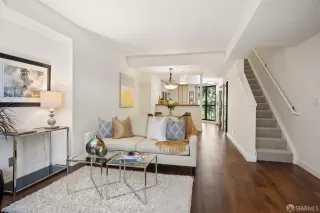 Photo #4: 425044662 Listing