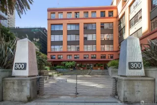 Photo #2: 425045018 Listing