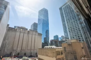 Photo #5: 425045018 Listing