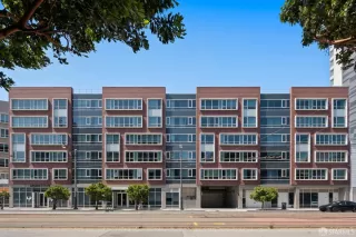 Photo #2: 425045283 Listing